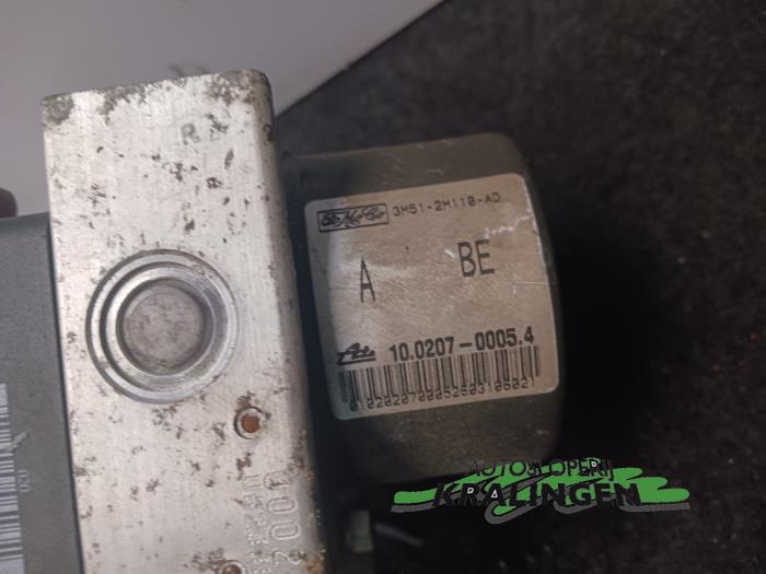 ABS Pomp van een Ford Focus C-Max 1.8 16V 2003