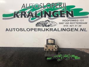 Gebruikte ABS Pomp Opel Movano Combi 2.2 DTI Prijs € 50,00 Margeregeling aangeboden door Autosloperij Kralingen B.V.