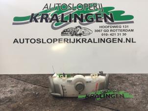 Gebruikte Schakelaar Kachel Toyota Aygo (B10) 1.4 HDI Prijs € 50,00 Margeregeling aangeboden door Autosloperij Kralingen B.V.