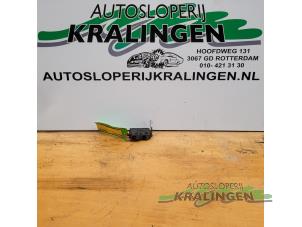 Gebruikte Ruit schakelaar elektrisch BMW 3 serie (E46/2) 323 Ci 24V Prijs € 25,00 Margeregeling aangeboden door Autosloperij Kralingen B.V.