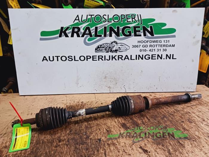 Gebruikte Steekas rechts-voor Nissan Kubistar (F10) 1.5 dCi 70 Prijs € 24,99 Margeregeling aangeboden door Autosloperij Kralingen B.V.