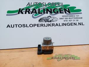 Gebruikte ABS Pomp Mercedes Citan (415.6) 1.5 108 CDI Prijs € 49,99 Margeregeling aangeboden door Autosloperij Kralingen B.V.