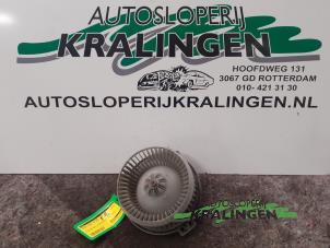 Gebruikte Chaufage Ventilatiemotor Suzuki Liana (ERC/ERD/RH4) 1.6 MPi 16V Prijs € 50,00 Margeregeling aangeboden door Autosloperij Kralingen B.V.