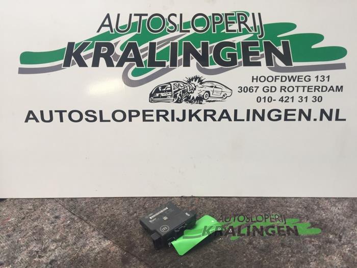 Gebruikte Gateway module Volkswagen Golf V (1K1) 1.6 Prijs € 25,00 Margeregeling aangeboden door Autosloperij Kralingen B.V.