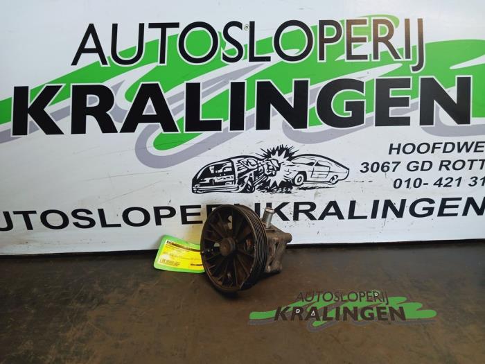 Gebruikte Servopomp Volvo V70 (SW) 2.4 T 20V Prijs € 75,00 Margeregeling aangeboden door Autosloperij Kralingen B.V.
