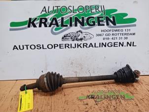 Gebruikte Homokineetas links-voor Opel Vivaro 1.9 DI Prijs € 24,99 Margeregeling aangeboden door Autosloperij Kralingen B.V.