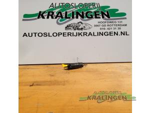 Gebruikte Ruitensproeierpomp voor BMW 3 serie (E46/4) 318i Prijs € 15,00 Margeregeling aangeboden door Autosloperij Kralingen B.V.