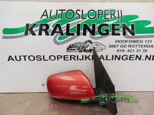 Gebruikte Buitenspiegel rechts Daihatsu Sirion 2 (M3) 1.0 12V DVVT Prijs € 50,00 Margeregeling aangeboden door Autosloperij Kralingen B.V.