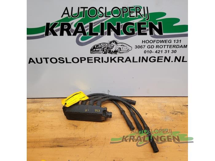 Bobine BMW 3 serie (E36/4), 1990 / 1998 316i, Sedan, 4Dr, Benzine, 1.596cc, 75kW (102pk), RWD, M43B16; 164E2, 1993-09 / 1998-05, CA71; CA81 (Gebruikt)