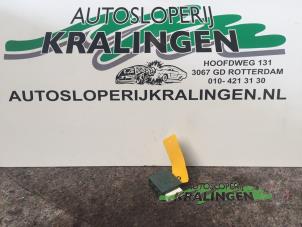 Gebruikte Deur module Toyota Yaris Verso (P2) 1.5 16V Prijs € 25,00 Margeregeling aangeboden door Autosloperij Kralingen B.V.