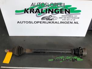 Gebruikte Homokineetas rechts-voor Volkswagen New Beetle (9C1/9G1) 1.6 Prijs € 50,00 Margeregeling aangeboden door Autosloperij Kralingen B.V.