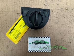 Gebruikte Licht Schakelaar Saab 9-3 II Sport Sedan (YS3F) 2.2 TiD 16V Prijs € 25,00 Margeregeling aangeboden door Autosloperij Kralingen B.V.