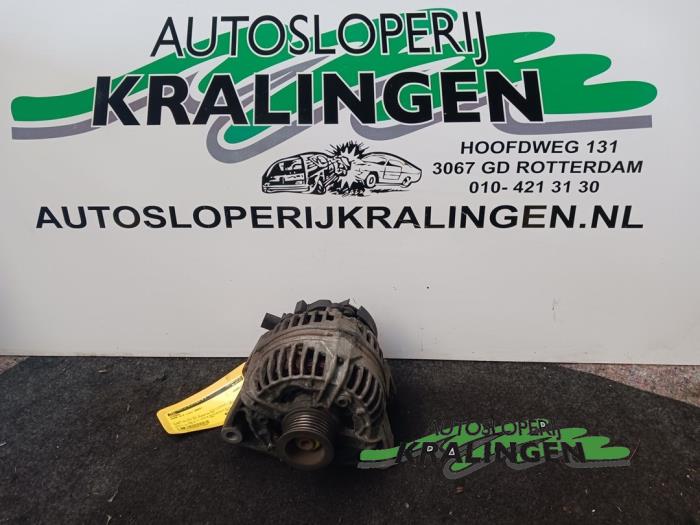 Gebruikte Dynamo Saab 9-3 II Sport Sedan (YS3F) 2.2 TiD 16V Prijs € 50,00 Margeregeling aangeboden door Autosloperij Kralingen B.V.
