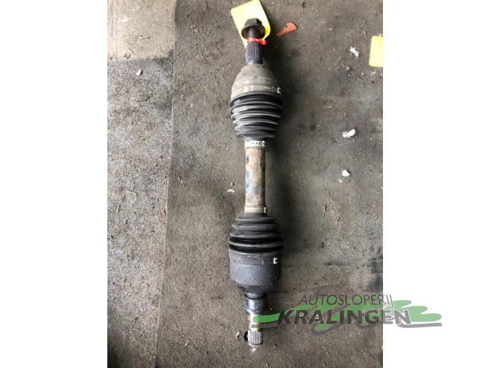 Gebruikte Steekas rechts-voor Saab 9-3 II Sport Sedan (YS3F) 2.2 TiD 16V Prijs € 24,99 Margeregeling aangeboden door Autosloperij Kralingen B.V.