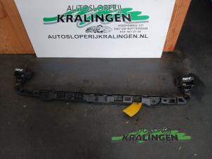 Gebruikte Bumperframe achter Volkswagen Golf VI (5K1) 1.2 TSI BlueMotion Prijs € 9,99 Margeregeling aangeboden door Autosloperij Kralingen B.V.