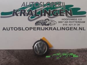 Gebruikte Kofferdeksel Handgreep Volkswagen Golf V (1K1) 1.4 16V Prijs € 50,00 Margeregeling aangeboden door Autosloperij Kralingen B.V.
