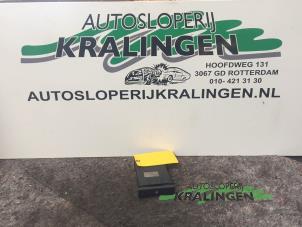 Gebruikte Bekerhouder Volkswagen Sharan (7M8/M9/M6) 2.0 TDI Prijs € 25,00 Margeregeling aangeboden door Autosloperij Kralingen B.V.