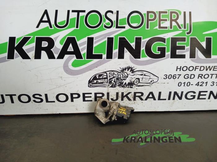 Gebruikte Uitlaat gasklep (EGR) Volvo V50 (MW) 1.6 D 16V Prijs € 50,00 Margeregeling aangeboden door Autosloperij Kralingen B.V.