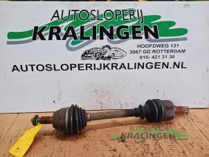 Gebruikte Aandrijfas links-voor Volvo V50 (MW) 1.6 D 16V Prijs € 29,99 Margeregeling aangeboden door Autosloperij Kralingen B.V.