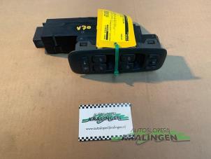 Gebruikte Schakelaar Elektrisch Raam Volvo V70 (SW) 2.5 D Prijs € 50,00 Margeregeling aangeboden door Autosloperij Kralingen B.V.