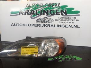 Gebruikte Linker Koplamp Nissan Primera (P11) 2.0 16V Prijs € 50,00 Margeregeling aangeboden door Autosloperij Kralingen B.V.
