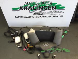 Gebruikte Airbag set Toyota Aygo (B10) 1.0 12V VVT-i Prijs € 300,00 Margeregeling aangeboden door Autosloperij Kralingen B.V.