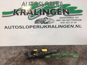 Gebruikte Knipperlicht Schakelaar Kia Picanto (TA) 1.0 12V Prijs € 50,00 Margeregeling aangeboden door Autosloperij Kralingen B.V.