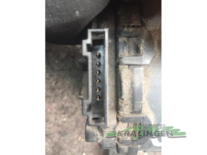 Gaspedaalpositie Sensor van een Volkswagen Fox (5Z) 1.2 2006