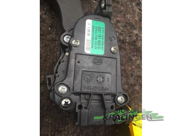 Gaspedaalpositie Sensor van een Volkswagen Fox (5Z) 1.2 2006