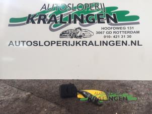 Gebruikte Ruitenwis Schakelaar Honda HR-V (GH) 1.6 16V 4x4 Prijs € 9,99 Margeregeling aangeboden door Autosloperij Kralingen B.V.