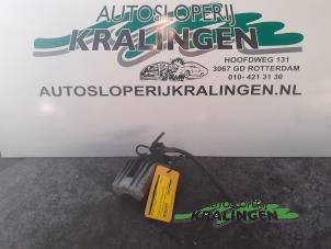 Gebruikte Remklauw (Tang) links-achter Volkswagen Golf V (1K1) 1.6 FSI 16V Prijs € 50,00 Margeregeling aangeboden door Autosloperij Kralingen B.V.