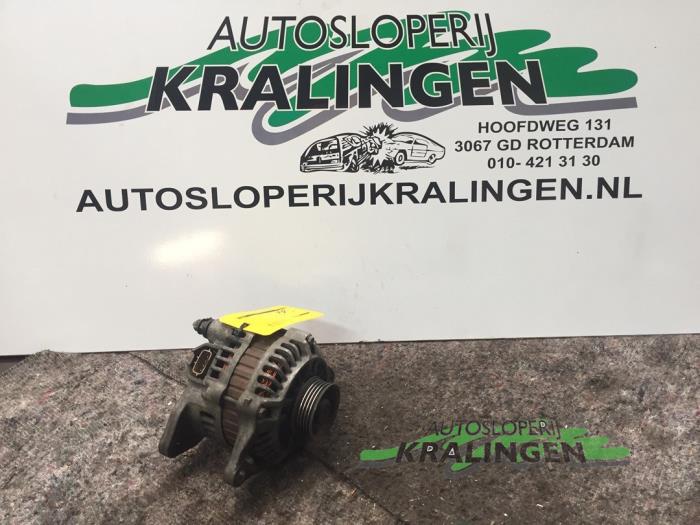 Gebruikte Dynamo Mitsubishi Colt (CJ) 1.3 GL,GLX 12V Prijs € 50,00 Margeregeling aangeboden door Autosloperij Kralingen B.V.