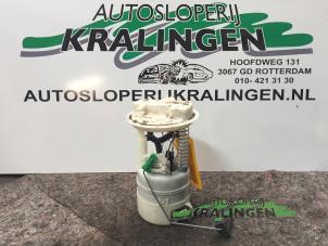 Gebruikte Benzinepomp Renault Modus/Grand Modus (JP) 1.4 16V Prijs € 50,00 Margeregeling aangeboden door Autosloperij Kralingen B.V.