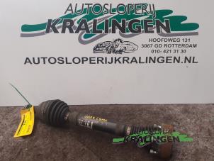 Gebruikte Aandrijfas links-voor Volkswagen Golf IV (1J1) 1.9 TDI 100 Prijs € 50,00 Margeregeling aangeboden door Autosloperij Kralingen B.V.