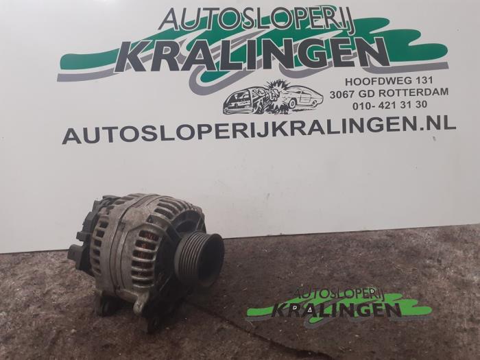 Gebruikte Dynamo Volvo V70 (SW) 2.5 D Prijs € 34,98 Margeregeling aangeboden door Autosloperij Kralingen B.V.