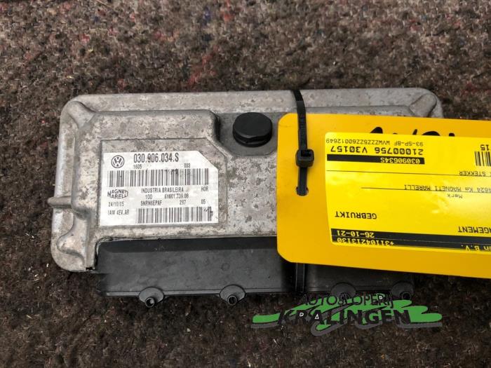 Computer Motormanagement van een Volkswagen Fox (5Z) 1.4 16V 2006