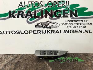 Gebruikte Schakelaar Elektrisch Raam Suzuki Swift (SF413/416) 1.3i GL,GX Prijs € 50,00 Margeregeling aangeboden door Autosloperij Kralingen B.V.