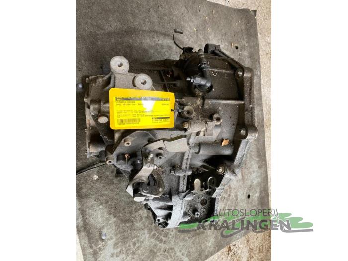 Gebruikte Automaatbak Opel Vectra C Caravan 2.2 DIG 16V Prijs € 250,00 Margeregeling aangeboden door Autosloperij Kralingen B.V.