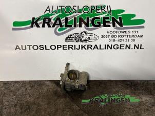 Gebruikte Gasklephuis Opel Astra H (L48) 1.6 16V Twinport Prijs € 50,00 Margeregeling aangeboden door Autosloperij Kralingen B.V.