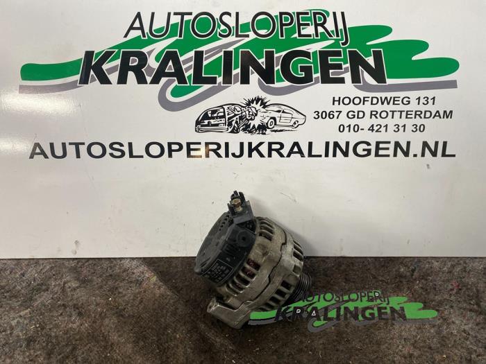 Gebruikte Dynamo Mercedes SLK (R170) 2.3 230 K 16V Prijs € 50,00 Margeregeling aangeboden door Autosloperij Kralingen B.V.