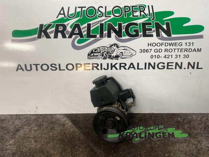Gebruikte Pomp Servo Mercedes SLK (R170) 2.3 230 K 16V Prijs € 100,00 Margeregeling aangeboden door Autosloperij Kralingen B.V.