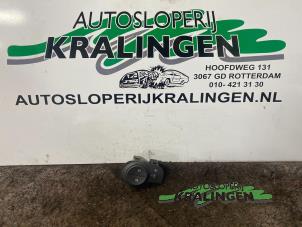 Gebruikte Mistlamp Schakelaar Kia Rio II (DE) 1.4 16V Prijs € 25,00 Margeregeling aangeboden door Autosloperij Kralingen B.V.