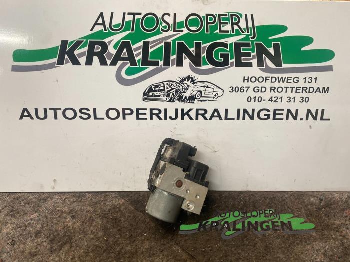 Gebruikte ABS Pomp Toyota Corolla Wagon (E12) 1.4 D-4D 16V Prijs € 22,00 Margeregeling aangeboden door Autosloperij Kralingen B.V.