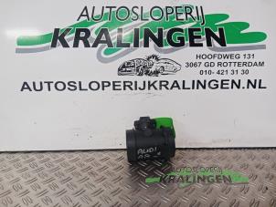 Gebruikte Luchtmassameter Audi A8 (D2) 3.7 32V Prijs € 24,98 Margeregeling aangeboden door Autosloperij Kralingen B.V.