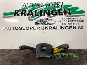 Gebruikte Licht + Raw Schakelaar Volkswagen Passat (3B3) 2.5 TDI V6 24V Prijs € 40,00 Margeregeling aangeboden door Autosloperij Kralingen B.V.