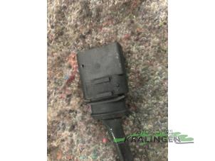 Lambda Sonde van een Volkswagen Passat Variant (3B6) 2.0 2001