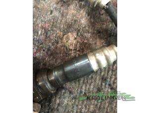 Lambda Sonde van een Volkswagen Passat Variant (3B6) 2.0 2001