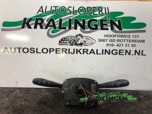 Gebruikte Combischakelaar Stuurkolom Citroen C2 (JM) 1.4 Prijs € 49,99 Margeregeling aangeboden door Autosloperij Kralingen B.V.