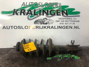 Gebruikte Schokbreker rechts-voor Chevrolet Kalos (SF69) 1.4 16V Prijs € 50,00 Margeregeling aangeboden door Autosloperij Kralingen B.V.