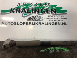 Gebruikte Schokdemper links-achter Volvo V50 (MW) 2.0 D 16V Prijs € 25,00 Margeregeling aangeboden door Autosloperij Kralingen B.V.